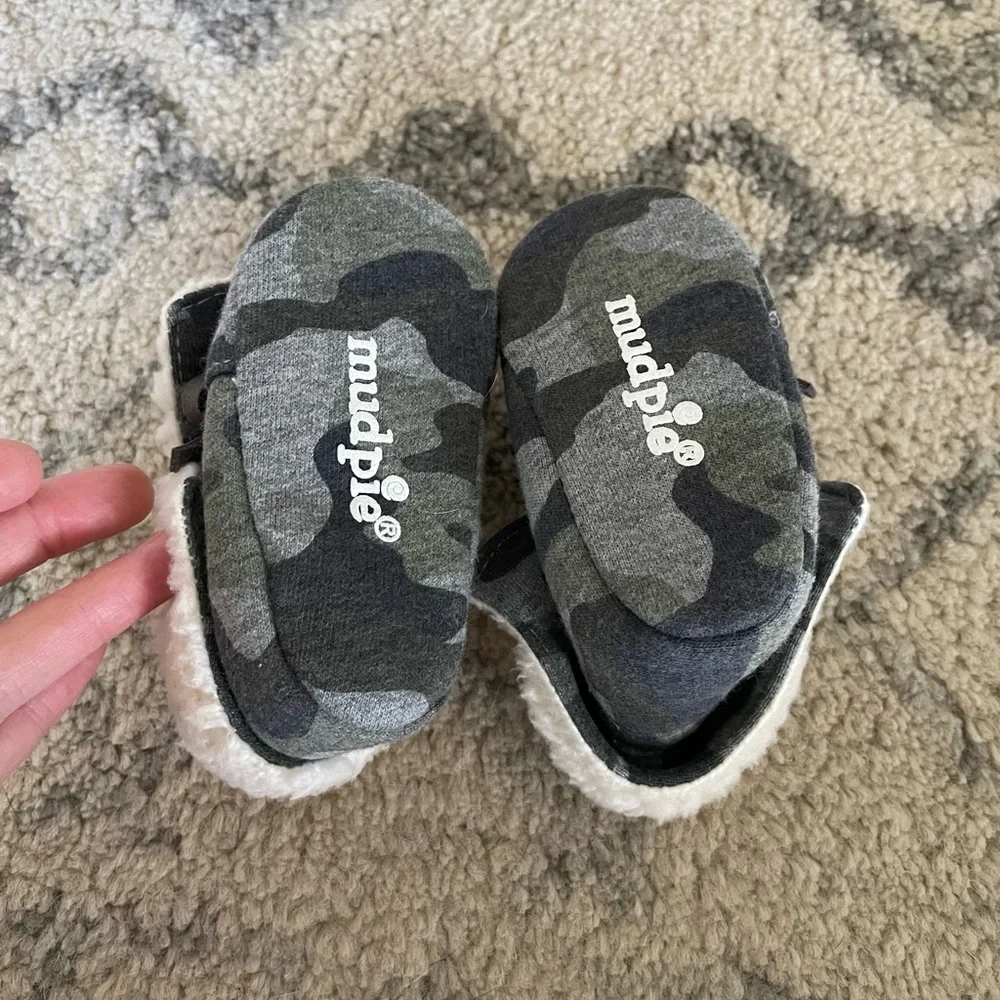 Infant Moccasin Sherpa Booties